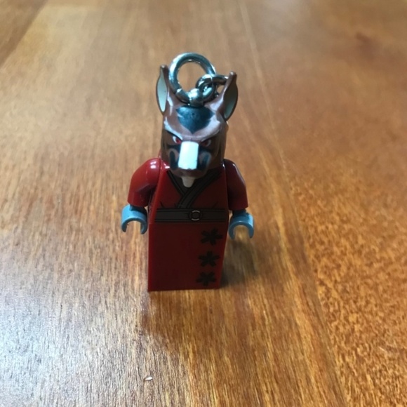 Master Splinter Lego Keychain - Picture 1 of 12